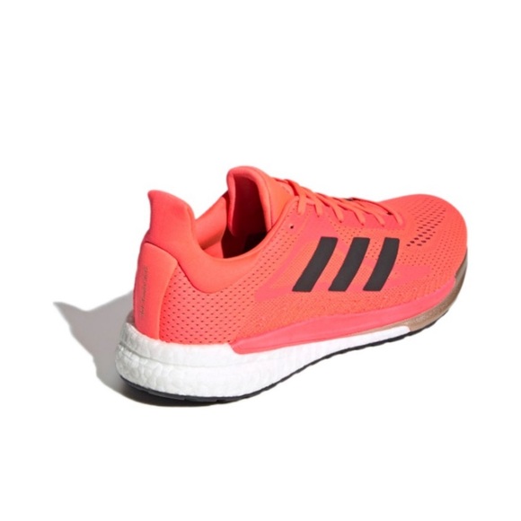 Athletic_Shoes